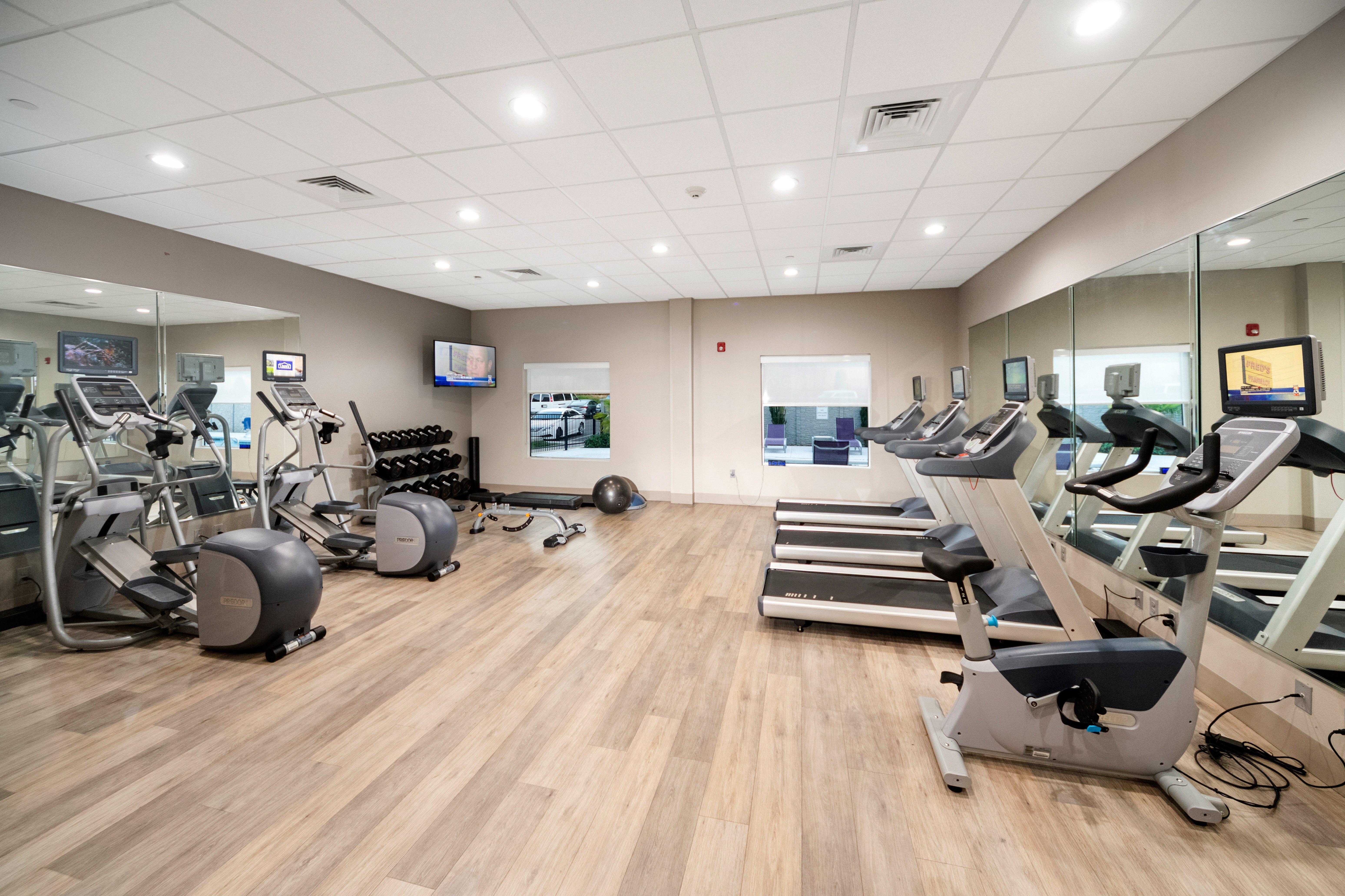 Holiday Inn Express & Suites Memphis Arpt Elvis Presley Blv By Ihg Екстериор снимка