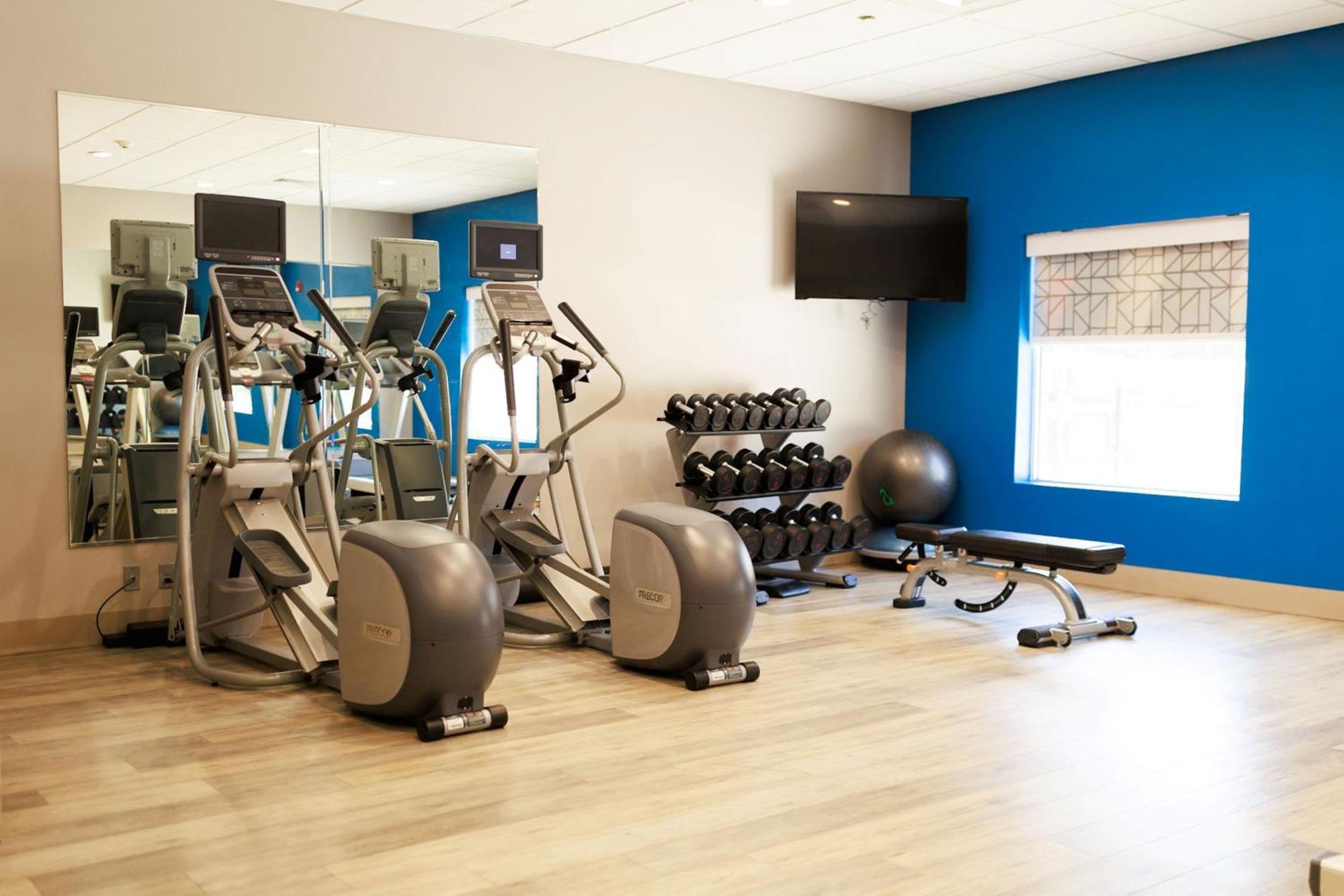 Holiday Inn Express & Suites Memphis Arpt Elvis Presley Blv By Ihg Екстериор снимка