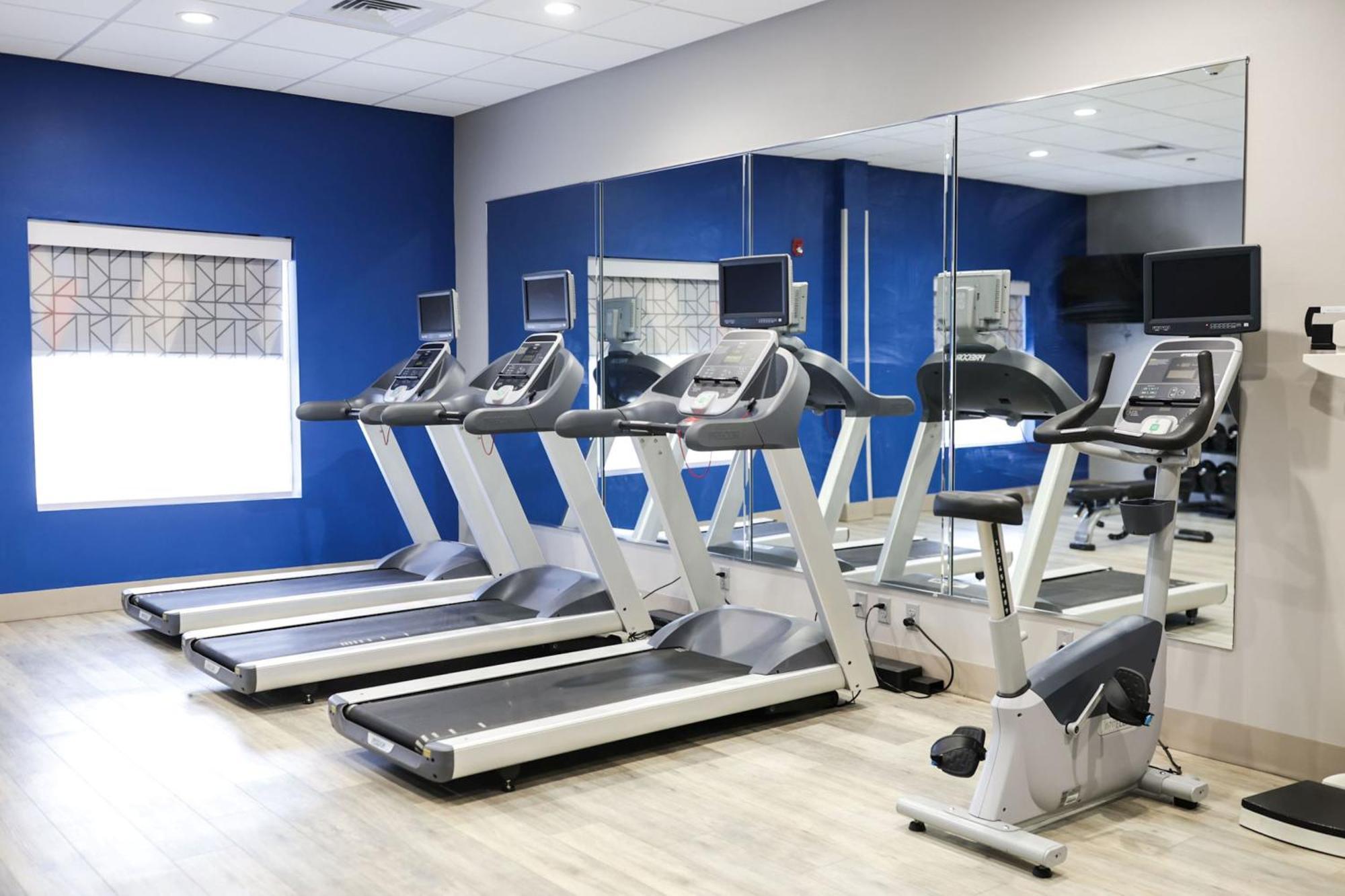 Holiday Inn Express & Suites Memphis Arpt Elvis Presley Blv By Ihg Екстериор снимка